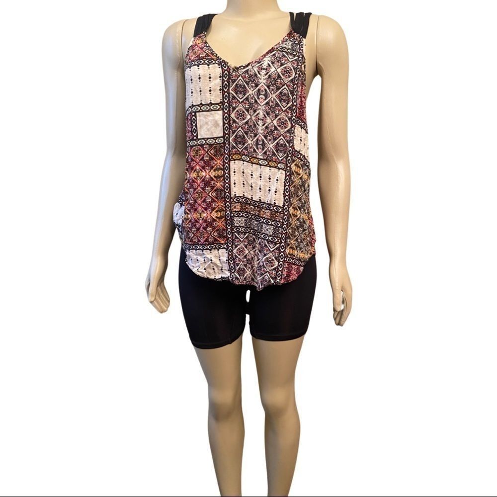 Tribal top